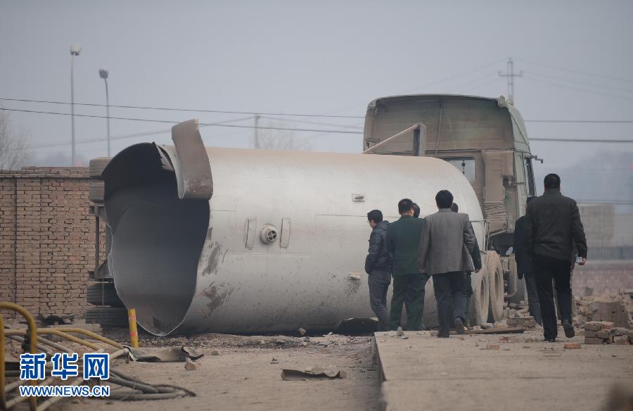 兰州西固一装有化学品的槽车发生爆炸