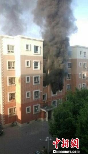 新疆石河子一居民住宅内发生天燃气爆炸