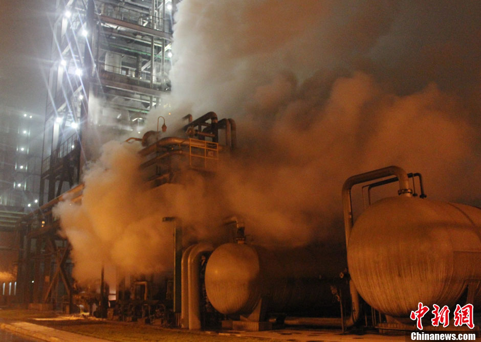 四川乐山一化工厂发生泄露自燃事故 