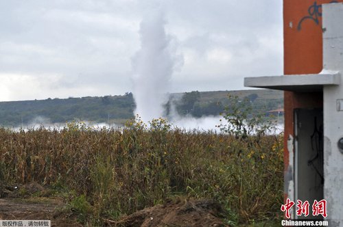 墨西哥管道爆炸形成“喷泉” 千余居民撤离