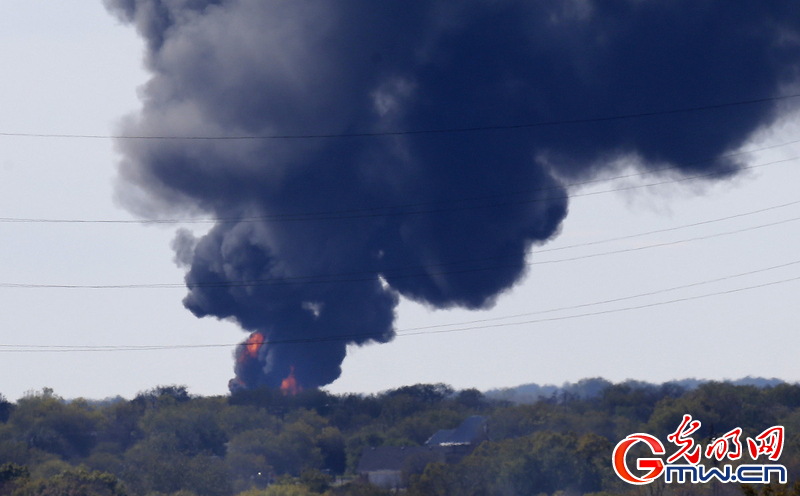 美国：雪佛龙天然气管道爆炸 现场浓烟滚滚