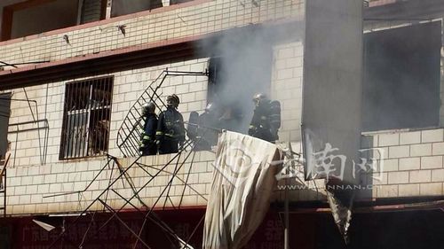 昆明一幢拆迁楼房内发生疑似煤气爆炸事件