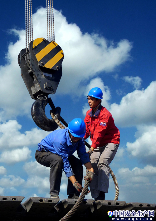 力拔千钧 邢善良.jpg