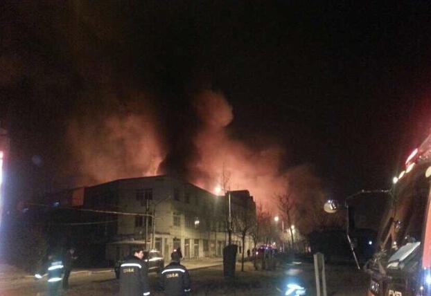 大连一液化气站发生爆炸 伤亡不明